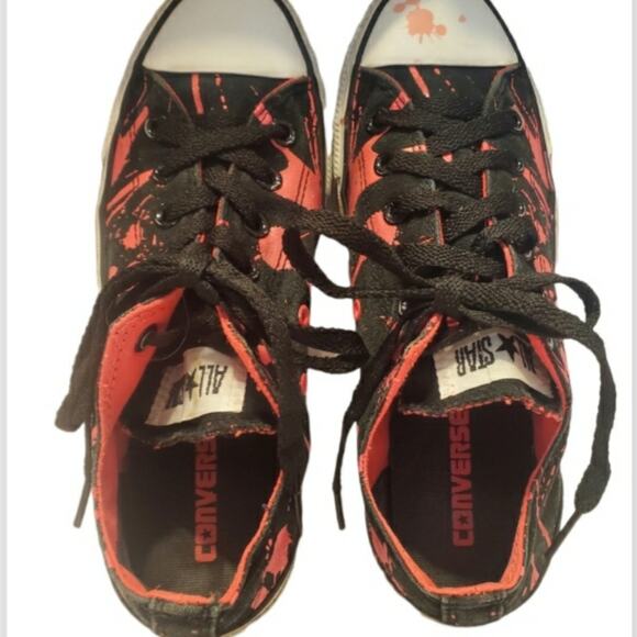 Converse black and hot pink paint splatter pattern low tops. Womans size… - Picture 1 of 5